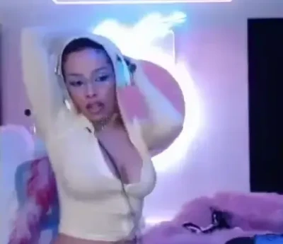 dojacat - Felt cute in today's outfit ☺️
