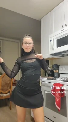 crabby_abbey22 - NEW VIDEO   Watch me oiled up  fuck my toy on the ground in a sexy