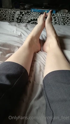 feet_porcelain - Chilling soles 😉