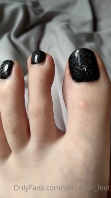feet_porcelain - Geil kamermeisje