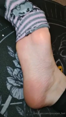 feet_porcelain - When i put on black leather and high heels, it makes me feel so sexy!