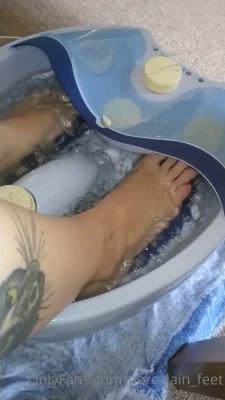 feet_porcelain - distract me while i try to work?👩‍💻💦