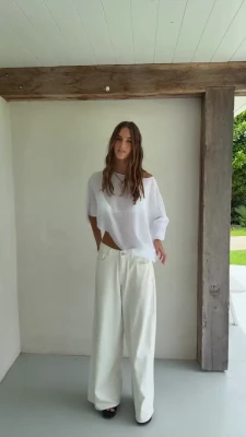 emilyfeld - Care to join me in the shower??