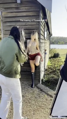 emilyfeld - Strike a Pose
