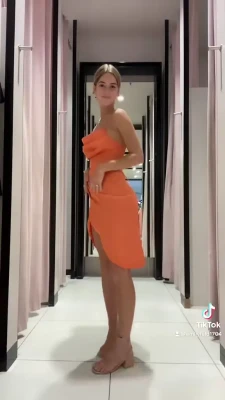 emilyfeld - Your view when I brush my teeth 😝