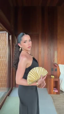 amandadiaz - POST 2 of 5 - Here are some of the snapchats from today’s
