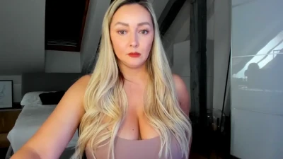 lola93free - When I get my ass smooth in summer I just can't help myself pounding
