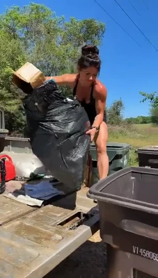 hannahbarron96 - Floss and jeans 👌🏻