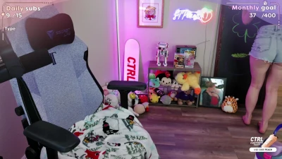 stpeach - Te la chupo no quieres hacer tarea mejor coger🍆🔥@strawberrypapi