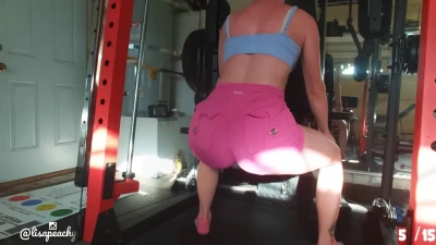 stpeach - Can you fuck me like this in the hallway daddy/mommy? 😜 🍑 🍆