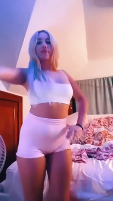 haileyrae6 - Just a lil sleepy tease