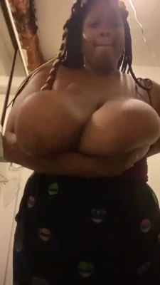 thickdanky - Posting ass on a Tuesday because I don’t play by the rules