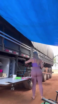 alinef - Wish I was in ur bathroom 😝