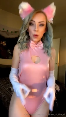 daily.doseofthed - Hey loves check out my video. Having fun painting topless and cock
