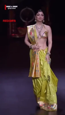 akanksha8000 - Ngl I think I look very tempting in this outfit