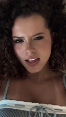 gabriellasaraivah - Roadside titties