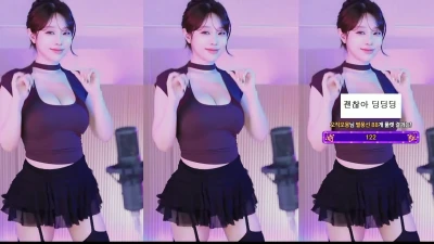 12472__jh - All laced up