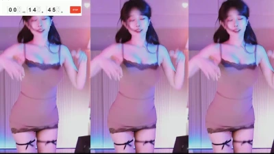12472__jh - do u like my landing strip?