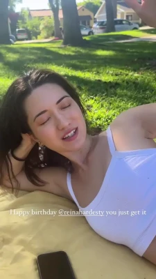 reinahardesty - Finger fucking myself now