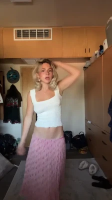 ainsley_rolls - POV: sei in discoteca e vedi me vestita così da troia in calore..