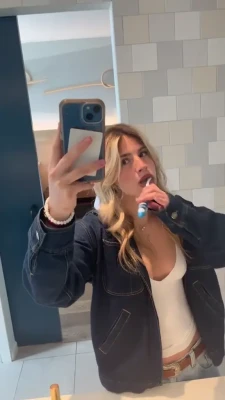 ainsley_rolls - It's Titty Tuesday better check your DMs 😏