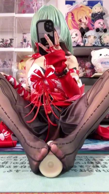 shirly@bailikoi - i want fucked !!!! >:(