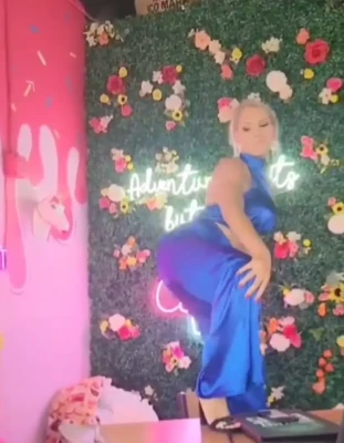 laceyevanswwe - Me urgen unos besitos 😘