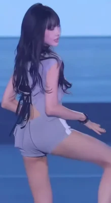 aerichandesu - Wanna leave your mark on me? 😜