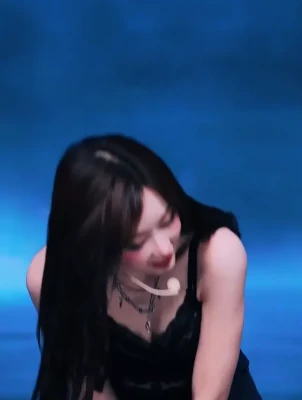 aerichandesu - show me a LIKE if you would fuck me hard 😈💞