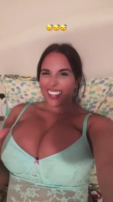 zulebalzano_ - Vi piace il mio vestitino sexy? 😜