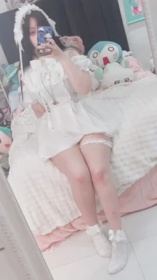 poniko_666 - lil astolfo dick sucking practice :3  i am AWFUL at giving head i