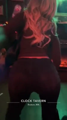 camrynplaza - how does a poolside strip tease & blowjob sound to