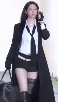 katarinablumprivat - Hit the $100 button for some pussy pics! Need to hit $1k goal for my