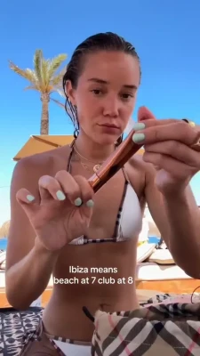 oliviaponton - What would you eat first ??? Tell me