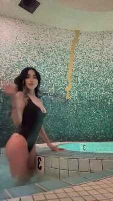 genmnz - For you “ass AND titties” fans 😉