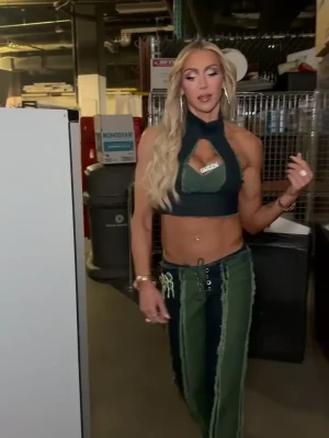 charlottewwe - I like to dance and spank my ass while I’m cooking🙃