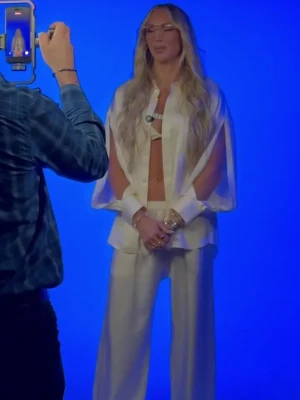 charlottewwe - What would you say to get my attention?