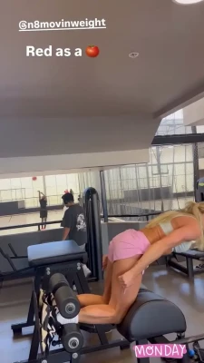 charlottewwe - End your stressful day with my mouth around your cock.😘