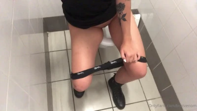 bratvenom - do you want to sit on my cock for? 😈