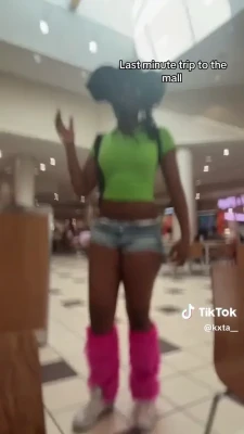 kxta__ - Help us cool our hot bodies, please.🍓🍓
