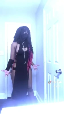 kxta__ - Would you like me to dance to you? 😏