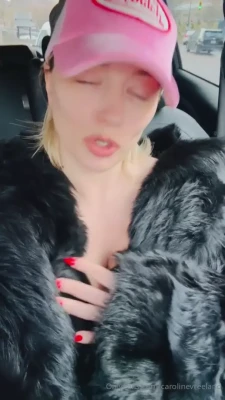 carovreeland - In the hot tub 🔥🥵🔥