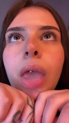 haivixi - Hey, guys!💋 How's your day going?I have so much work to do that I