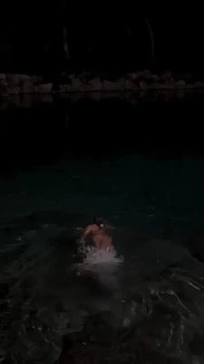 isabella.ladera - Hello here is my booty with a pretty plug, will you do me the honor