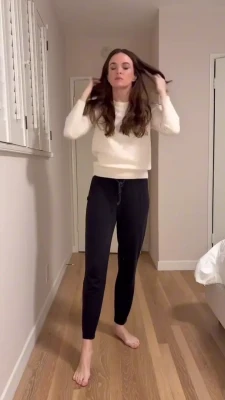 danielle_panabaker - una pruebita de lo que te acabo de enviar por mensaje 💌😼a