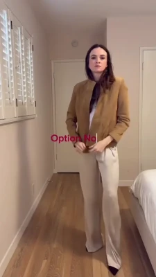 danielle_panabaker - Hand bra