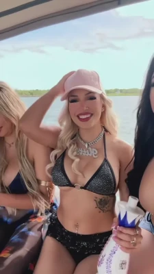 americacuevass - How do my melons taste?
