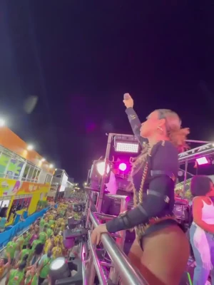 alinne - There’s nothing I love more than mindfucking you 🖤🥾