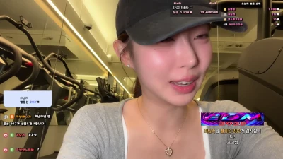 lindao3o - Eating @thatredheadskye's pussy closeup