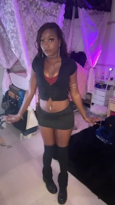 aleyaxo3 - Getting ready before work today